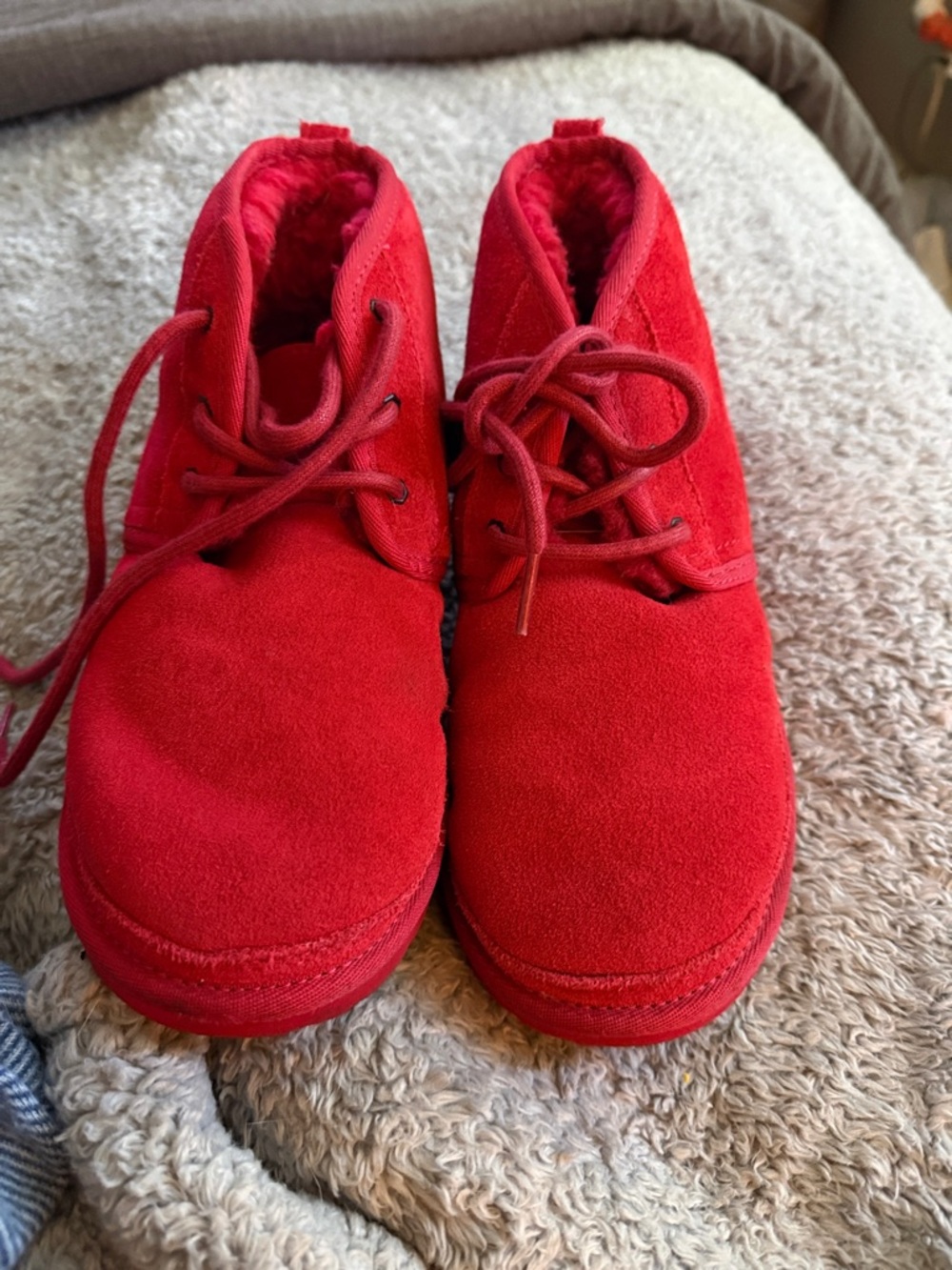 Women’s uggs neumel boots red Sz 37